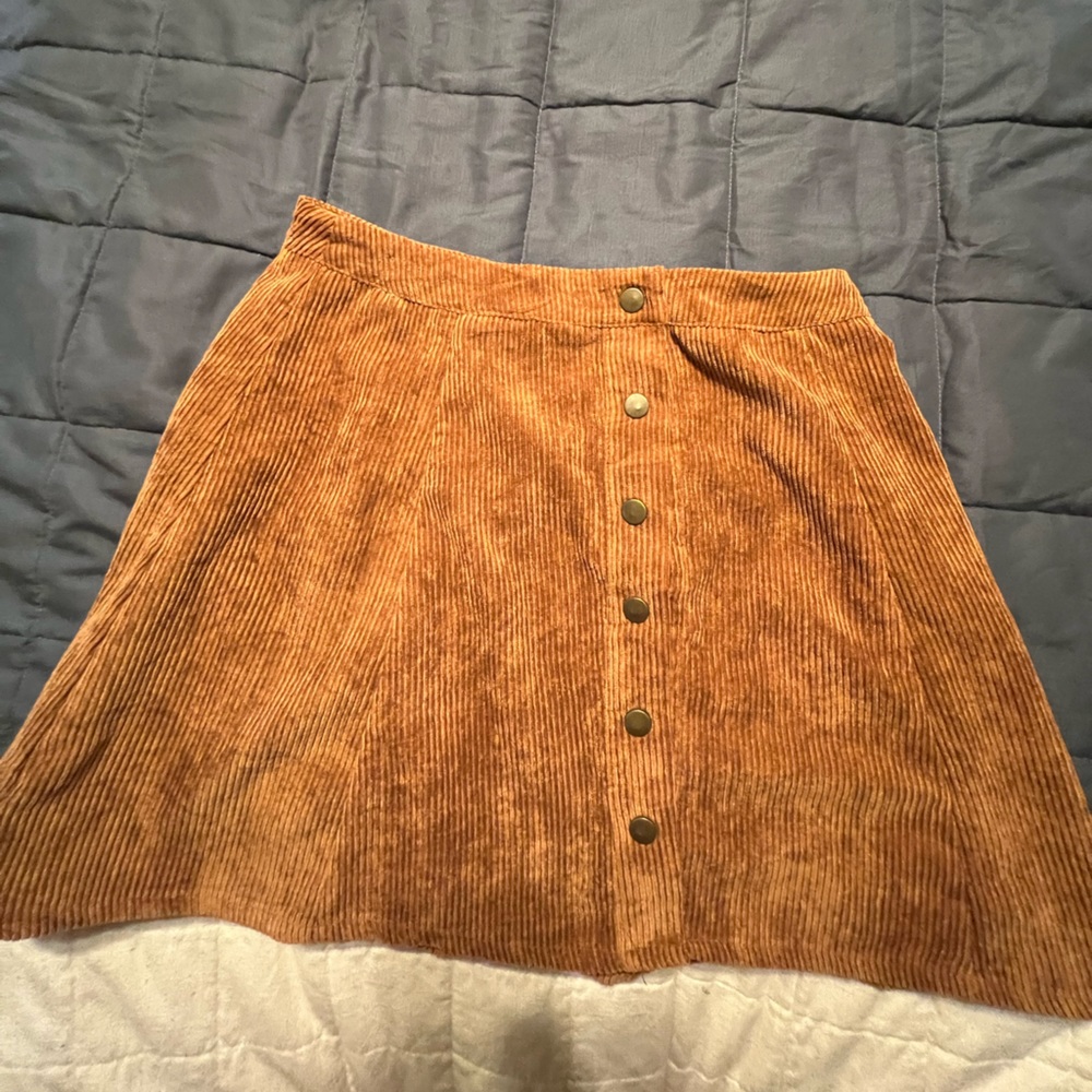 SHEIN CORDUROY SKIRT SIZE MEDIUM